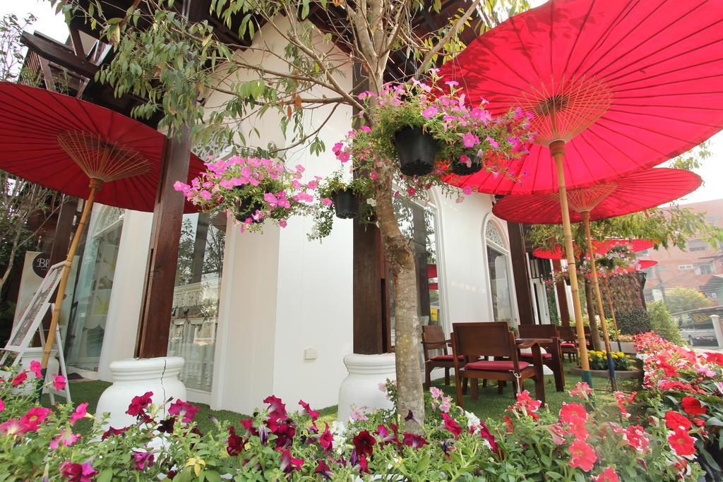 Готель Ratchiangsaen Flora House Чіангмай Екстер'єр фото