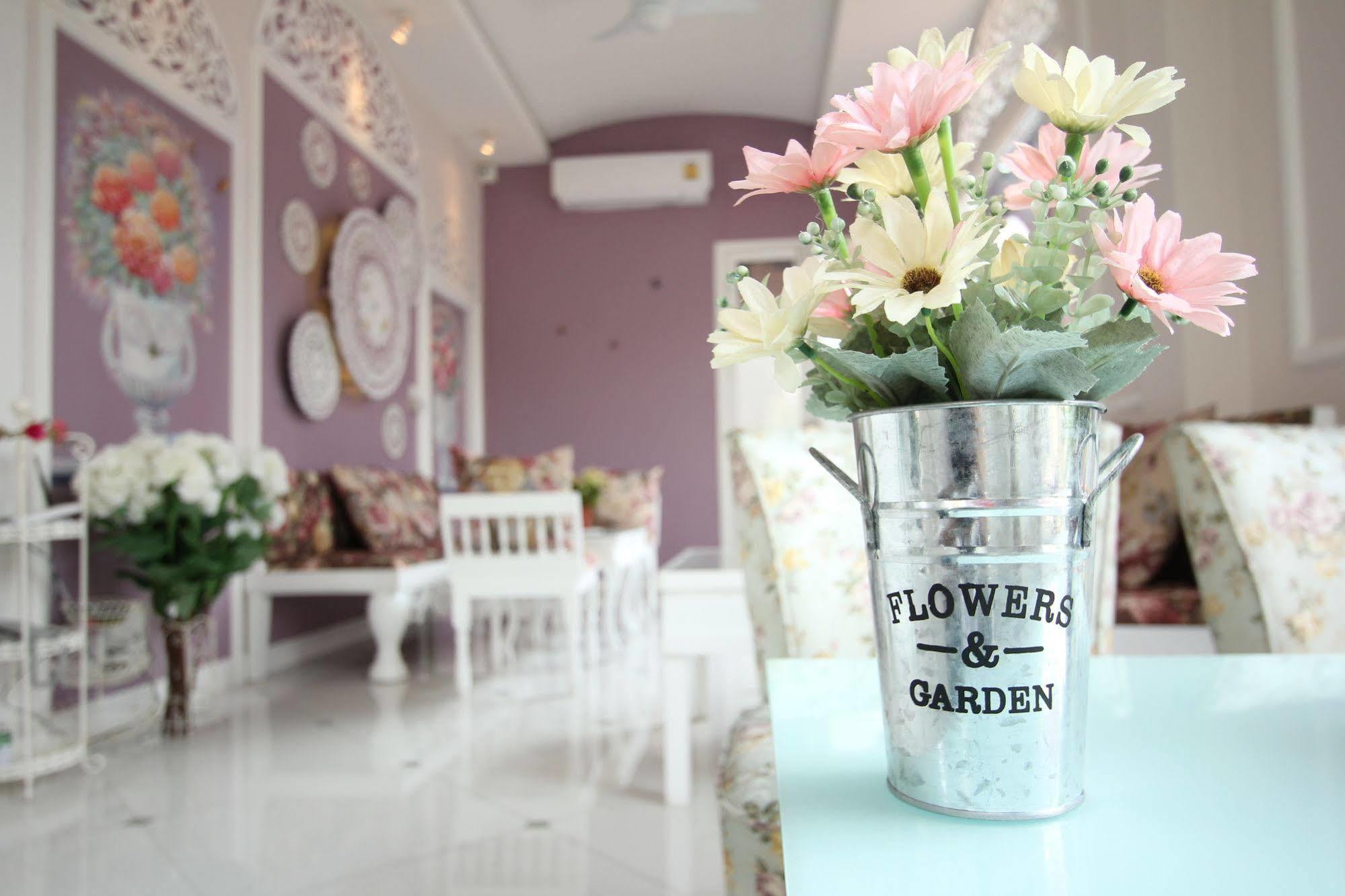 Готель Ratchiangsaen Flora House Чіангмай Екстер'єр фото